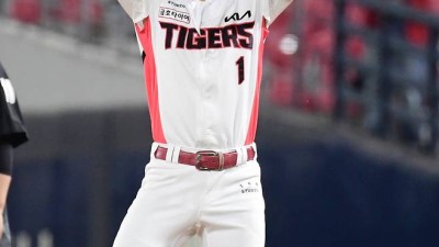 '15홈런 가능' 안재석 놔두고 '5홈런' 박찬호에 100억을 태운다? → 두산은 내년 '윈나우'가 아니다