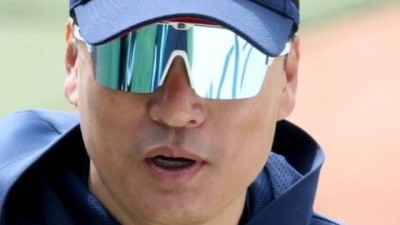 이승엽 전 감독, 한국 떠나 日 요미우리 정식 코치 합류하나 제안해줘 정말 영광, 가족과 상의하겠다