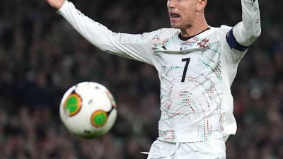 '호날두 퇴장' 포르투갈, 아일랜드에 완패…북중미월드컵 본선 확정 실패