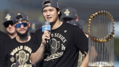 '야구의 신' 오타니, 역대 최초 3차례 '만장일치' MVP→개인 통산 4번째 수상