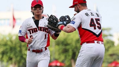 두산 'FA 최대어' 유격수 박찬호 영입 임박…연평균 20억원 수준