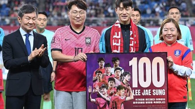 韓 축구, 또 하나의 레전드 탄생했다…'A매치 100경기' 이재성, 국대 데뷔했던 대전서 기념식 진행 [대전 현장]