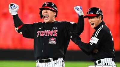 ‘2년 25억 해달라’ 하더니…왜 김현수는 시즌 끝나고, LG에 더 큰 FA 계약 요구로 바꿨나