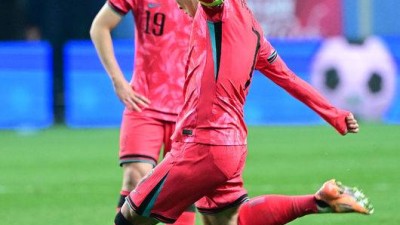 손흥민 환상 프리킥에 전미가 들썩...최고의 선수의 최고의 골