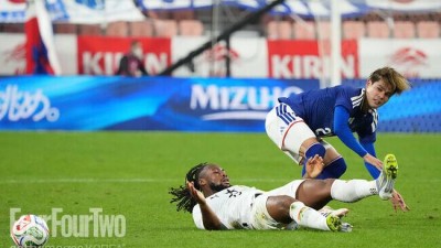 ‘프리미어리그 최고 공격수를 날려 버렸다’…일본 팬들, ‘반칙’에도 열광했다