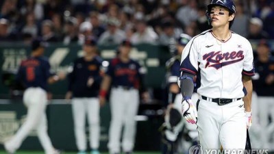 7회 희플로 5-6 만든 한국, 얕은 안타때 홈파고들다 동점기회 놓쳐 [야구 한일전]