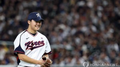 '美·日 통산 203승' 구로다도 놀랐다 정우주, 1년차에 이 정도 잠재력이라니