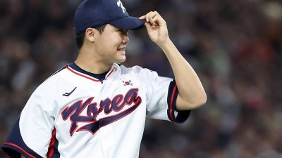 도무지 믿기지 않는 호투·대표팀 형들이 배워야·오승환과 닮아…정우주 활약에 레전드 선배들 '감탄'