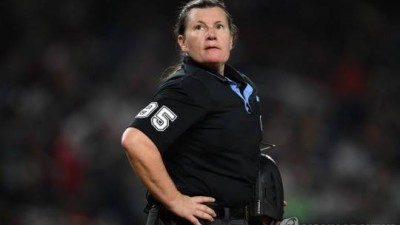 'MLB 심판 수준이 참...' 오심과 고집스런 S존으로 한일전 망쳐...2차전 양팀 볼 넷이 무려 19개로 '동네야구' 수준