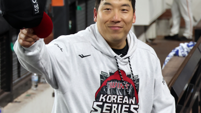 LG와 협상 중인 FA 김현수 “사실 아닌 얘기에 속상…금액 올려달라, 계약서 바꾸자 한 적 없어”