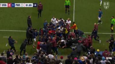 ‘0-2 완패’ 홍명보호에 나란히 진 팀들끼리…종료 직전 수십명 ‘집단 대난투극’ 논란