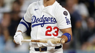 김혜성 연봉 4배인데 타율 1할, '다저스 최악의 계약' 결별 유력, 그런데 라이벌 팀으로 간다?…부활 가능성 높아