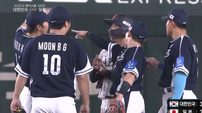 너는 왜 여기에 있니…? 한일전 그날 밤 한국 선수들은 왜 일본 선수를 둘러쌌나