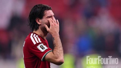 월드컵 못 가서 죄송합니다 조롱 세리머니→역전패 후 39년 만 본선행 좌절...'제2의 제라드' 심정 고백