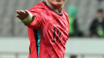 홍명보 패착→’3G 연속골’ 뜨거운 오현규마저 차갑게 식혔다…슈팅 한 개 때리고 씁쓸한 ‘OUT’ [IS 상암]