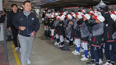 “최형우·양현종은요? KIA 심재학 단장에게 물었더니… “우선순위는 없고 접점 찾는 쪽과 먼저 계약”