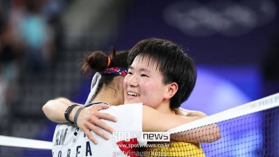 '굿바이 안세영' 펑펑 울었다, 코트와 영원히 안녕…파리 올림픽 결승 상대 中 허빙자오, 전국체전 패배 뒤 현역 은퇴 선언
