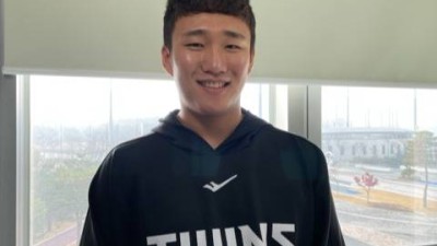 '1차 지명·1R 투수' 모두 롯데 보낸 LG 차명석 단장...애지중지 키운 자원들인데 [더게이트 현장]