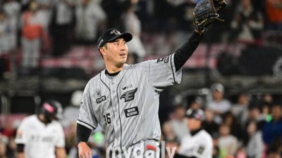 한화와 무려 17년 함께 했는데…313G→0G→충격의 방출 통보, 1.5억 35세 베테랑 계속 볼 수 있나