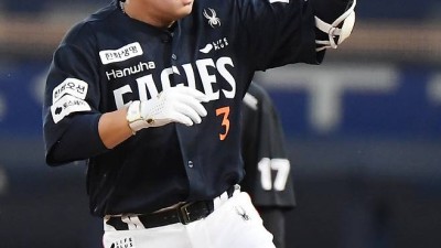 72억 숫자에만 너무 매몰돼있었다...안치홍 내년 연봉 달랑 2억, 키움 '꿀 영입'