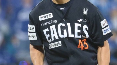 사람 정우주도 최고 이런 극찬이, 한화 괴물루키 어떻게 모두를 반하게 했나…ERA 1점대→일본전 노히트, 19살 맞나요