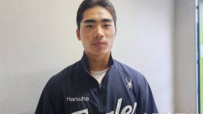 한화 중견수 해결? 선배 방망이 얻어낸 열정, 사령탑은 잘배웠다 극찬…'1R 루키' 이대로만 커다오