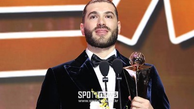 '눈물' 폰세 MVP 수상 생애 최고의 날…안현민 압도적 표차로 신인상 (종합)