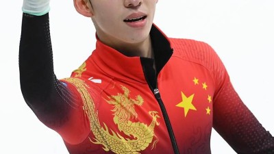 경기장 불태운 린샤오쥔, 쇼트트랙 神과 같았다!…교과서적인 추월에 中 언론 극찬 대폭발→이게 바로 월클