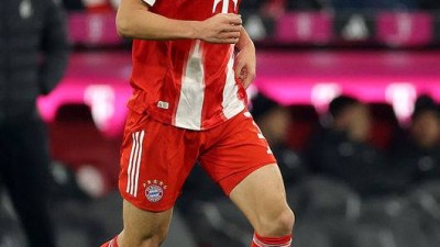 “퇴장 안 당한 게 기적” 혹평 받은 우파메카노, 김민재 선발 여론 폭등... 김민재 벤치 속 뮌헨의 쓰라린 날