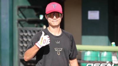 수비는 넘사벽인데 물방망이, 어릴 때 잘 쳤잖아...25살 1라운더 자존심 꿈틀, 박찬호 빈자리 정조준 타격 살려 주전 되겠다