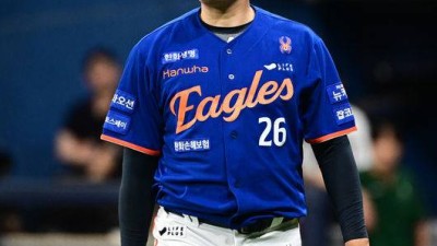 '한화 뎁스 이렇게 두텁다' 한승혁 KT행, 왜 필승조가 풀렸나...손혁 단장 “내년 FA인데 가서 잘 했으면 좋겠다”