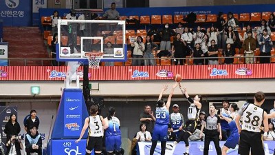 논란의 ‘0.7초 버저비터’, 결국 오심 인정한 WKBL···신한은행에 공식 사과