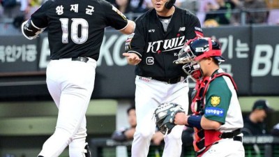 FA 미계약인데 팬 축제 참석 실화냐, 장성우-황재균 잔류할 결심? “KT 위즈 로열티 높은 선수들” [오!쎈 수원]