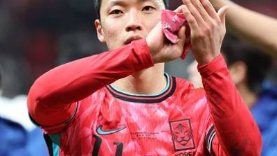 아뿔싸 '韓 축구 대위기' 홍명보호 핵심 황희찬 대체 자원 물색 중...“HWANG 대체할 수 있는 신체 능력 갖췄어”
