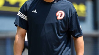 '이제 진짜 자유의 몸이다' 보상 없는 거포 김재환, 본격 영입전 시작...어디로 가나