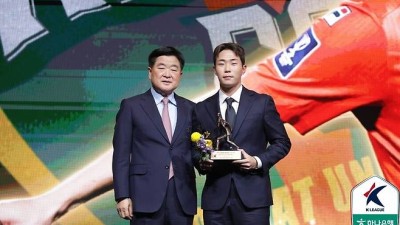 [오피셜] 양민혁에 이어 다시 한번 쾌거!...강원FC 이승원 'K리그1 영플레이어상 수상'