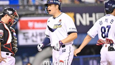 ‘셀프 방출’ 김재환 10억원 덜 주고 데려갈 수 있다…내년 38세? 276홈런 거포, 비보상 영입 기회 흔치 않다