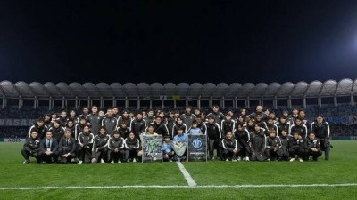 레전드 대우 확실했다...'국가대표 NO.1 출신' 정성룡 교체 출전→팬들 눈물 속 마지막 홈 경기 고별식