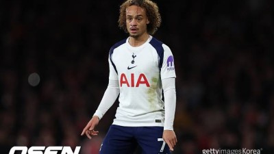 ‘네가 뭔데 쏘니 번호 7번을 달아?’ 토트넘 팬들도 0골, 시몬스 부진에 극대노