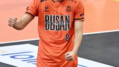 나이 서른에 배구에 눈떴다…배구도사가 바라본 2m1 거포의 눈물겨운 성장기 실력의 절반은 자신감 [SC포커스]