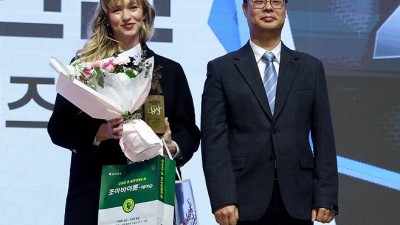 '588억 ML 대형 계약' 임박 폰세, 아내가 대신 조아제약 대상 수상…남편 도와준 모든 분들께 감사 [역삼동 현장]