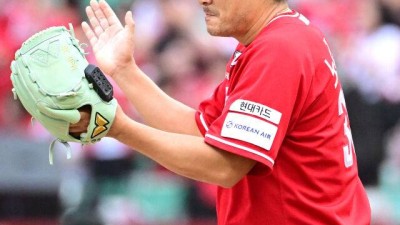 '미쳤다' 41세에 류지현호 전격 발탁, 방출→테스트 당시만 해도 상상했나…韓 최고령 홀드왕 감격, 13년 만에 WBC 나가나