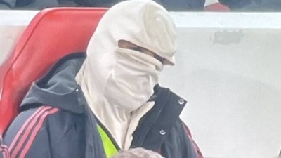 손흥민하고 너무 비교된다...'2연속 벤치' 살라 이게 진정 프로선수인가, 대놓고 '짜증 폭발' 태도 논란