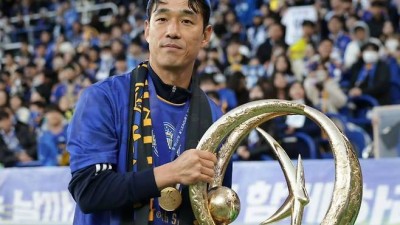 [오피셜] 한국 역대급 축구 천재, 끝내 고개 숙였다...책임지고 물러나겠다 울산과 결별 직접 발표