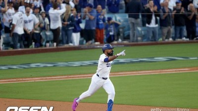 다저스에서 2년 58홈런 쳤는데 방출? 美 매체, 33세 타자는 기대에 미치치 못했다