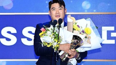 '25억 안 아깝네!' 노경은 SSG 최초 역사 썼다…41살 최고령 홀드왕→WBC 캠프 합류→KBO 페어플레이상 수상