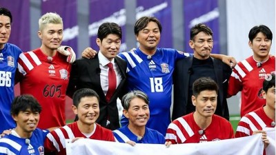 韓 축구 10년간 벌벌 떨게 만들거야…日 호언장담 '축구천재', 이렇게 변했다니→나카타-박지성과 찰칵