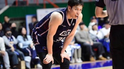 프로 14년 만에 처음 양쪽 다리에 쥐 났다 고백, 그만큼 미친 듯 뛰는 중... 젊을 때 많이 안 뛰어 체력 아꼈다 농담까지 [부산 현장]