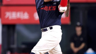 롯데 이젠 S급 사야한다…다음 겨울엔 FA 큰손 변신? 170억 투자 실패의 교훈