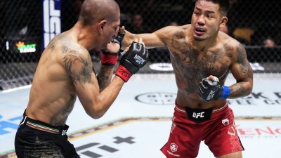 UFC 역사상 최초 ‘2000년대생+亞 챔피언’ 탄생…단 26초 만에 끝난 허망한 타이틀전